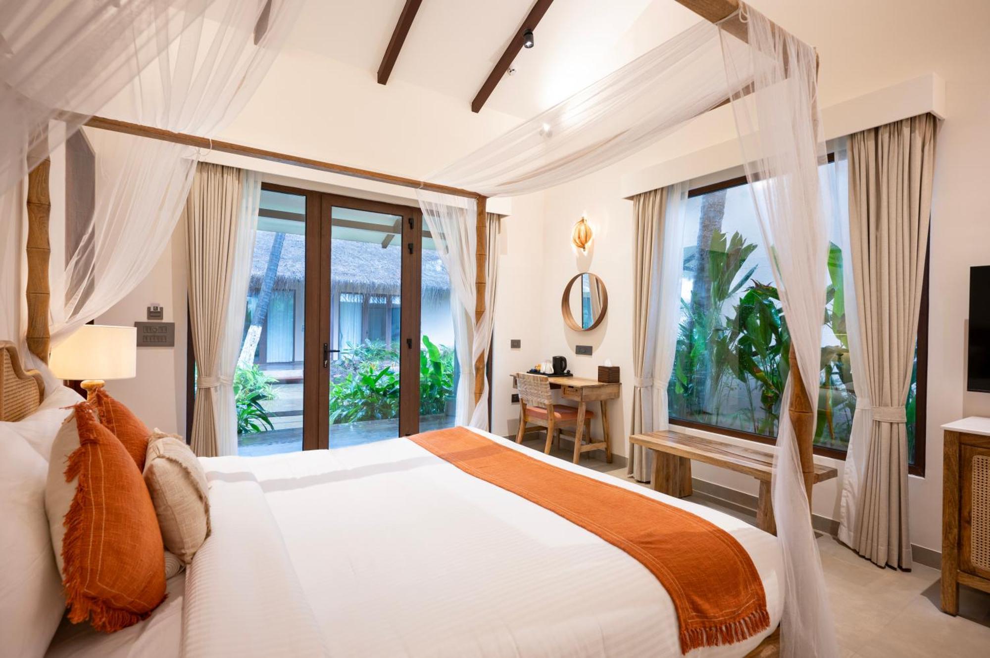 Palma Beach Resort Mandrem Bagian luar foto