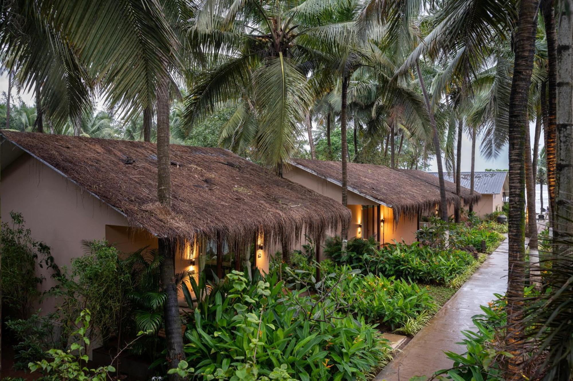 Palma Beach Resort Mandrem Bagian luar foto